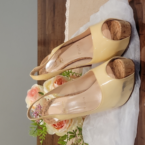 Authentic Loubatin high heels - Picture 2 of 10